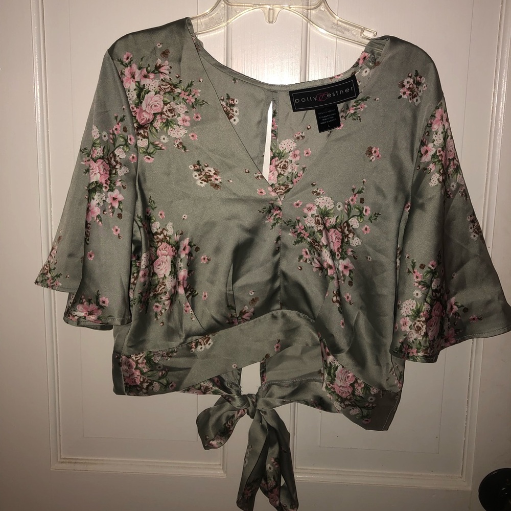 Silky floral crop top🌸